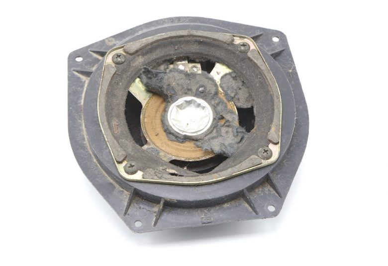 Is Cold Weather Bad for Car Speakers? Howstereo