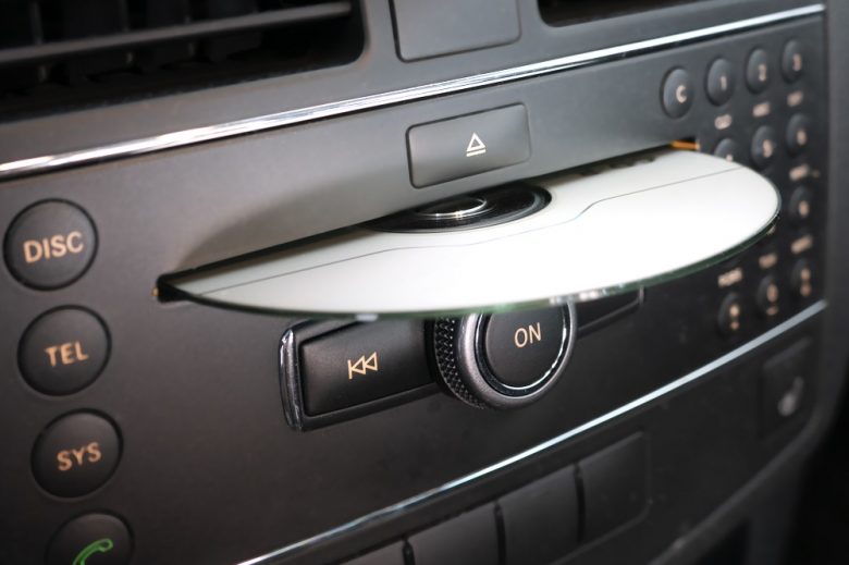 What Car Stereos Can and Cannot Play? Howstereo