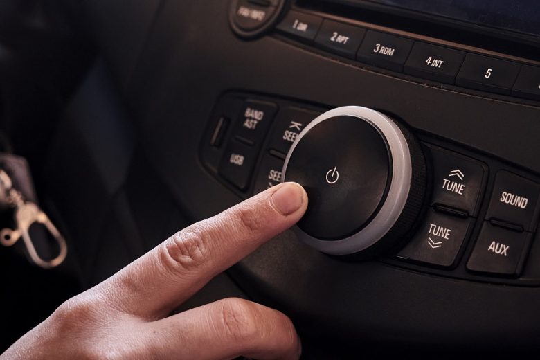How Long Should Your Car Stereo Last? Howstereo