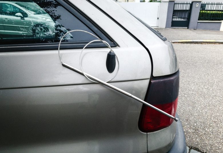 Car Radio Not Working After Hitting a Bump? Howstereo